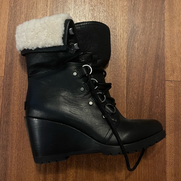 Sorel boots - Picture 1 of 9